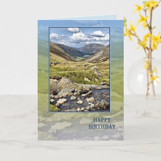 Gelukkige verjaardag met een berglandschap kaart (Gele Bloem)