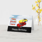 Gelukkige verjaardag met gele en rode raceauto's kaart (Gele Bloem)