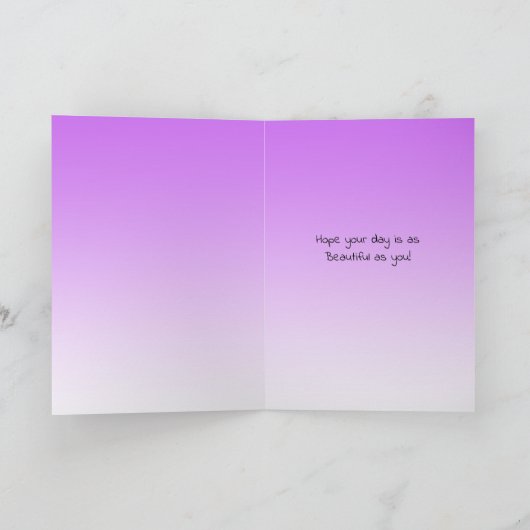 Gelukkige Verjaardag Moeder Paarse Bloemen en Stro Feestdagen Kaart (Binnen)