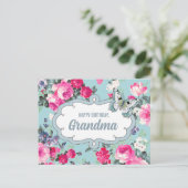 Gelukkige verjaardag, oma. Bloemen en vlinder Briefkaart (Staand voorkant)