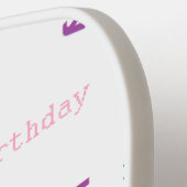 Gelukkige verjaardag op wit pickleball paddle (Links Detail)