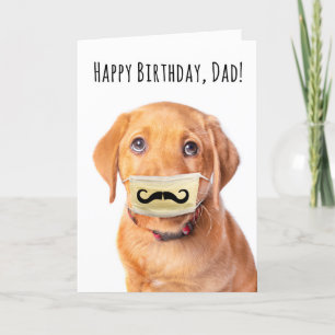 Gelukkige verjaardag papa snor puppy in gezichtsma feestdagen kaart