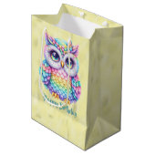 Gelukkige Verjaardag Regenboog Kleur Uil op Glanze Medium Cadeauzakje (Voorkant Gekanteld)