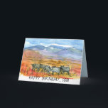 Gelukkige Verjaardag Son Desert Mountain Koeien Kaart<br><div class="desc">Een vrolijk verjaardagsfeest voor een zoontje versierd met een groep zwarte Angus koeien die grazen in de Nevada-wenskaart met bergen in de verte geschetst met inkt en waterverf met een grijsblauwe kleur aan de binnenkant. U kunt de kaart aanpassen voor een ander familielid of vriend en de kleur van de...</div>