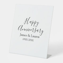 Gelukkige verjaardag trouwnaam datum jaar eenvoudi reclamebord met voetstuk