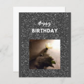 Gelukkige verjaardag. Tuxedo-kat met een roos. (Voorkant / Achterkant)