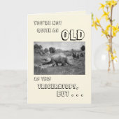 Gelukkige verjaardag van een dinosaurus kaart (Gele Bloem)