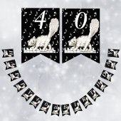 Gelukkige Verjaardag Witte Kat op Piano Keys Muzie Vlaggetjes