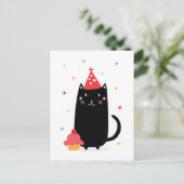 Gelukkige verjaardagskat met cupcake en party pet uitnodiging briefkaart (Staand voorkant)