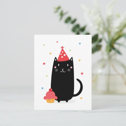 Gelukkige verjaardagskat met cupcake en party pet uitnodiging briefkaart (Staand voorkant)