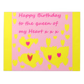 Gelukkige verjaardagsliefdesbericht op een notitie notitieblok (Voorkant)