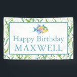 Gelukkige Verjaardagspartij Tekenen Jongen Tropisc Spandoek<br><div class="desc">Dit feestbord is voorzien van een schattige waterverf tropische vis met zeewier. De woorden "Happy Birthday" en de naam van je kind worden in een klassiek lettertype gezet. Gebruik de sjabloon velden om uw aangepaste begroeting toe te voegen. Een grillige en kleurrijke keuze voor genderneutrale verjaardagsfeestdecor. Ga voor het bijpassende...</div>