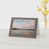 Gelukkige verjaardagszonsopgang bij het meer kaart (Gele Bloem)
