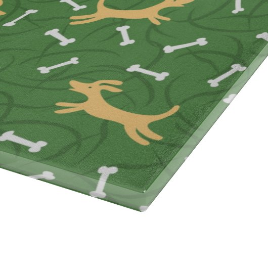 gelukshonden met botten achtergrond snijplank (Hoek)