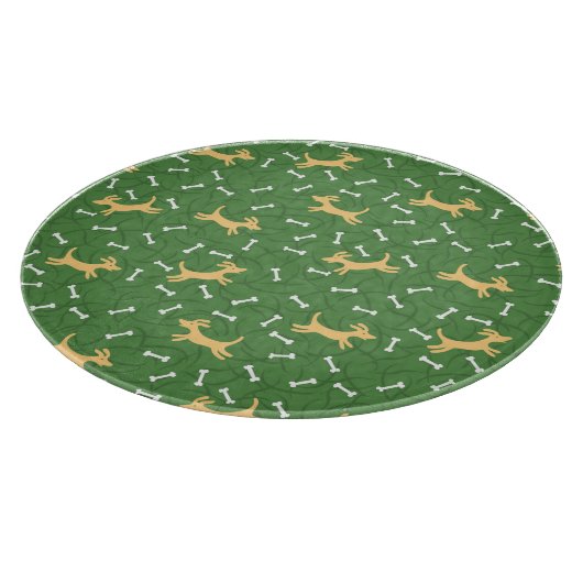 gelukshonden met botten achtergrond snijplank (Hoek)