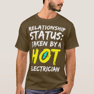 Gemaakt door een Hete Elektricien T-shirt