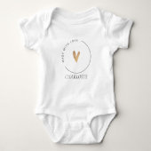 Gemaakt met liefde Gold Heart Baby's Naam Romper (Voorkant)