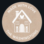 Gemaakt met Liefde Kraft Christmas House Sticker<br><div class="desc">Een kraftpapier en witte Scandinavische kerst huis sticker met de woorden Made with love. Personaliseer het met je familienaam. Plezier voor uw zelfgemaakte of handgemaakte kerstbuurttraktaties en geschenken,  of voor uw ambachtelijke bedrijf. Ontworpen voor u door Blackberry Boulevard.</div>