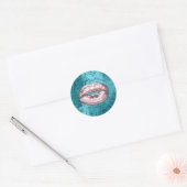 Gemaakt met liefdesroze kiss Turqoise Makeup Lips Ronde Sticker (Envelop)