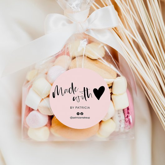 Gemaakt met liefdesscript, minimalistisch zwart en ronde sticker