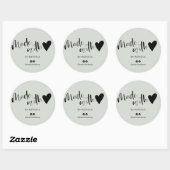 Gemaakt met liefdesscript, minimalistische sage gr ronde sticker (Vel)