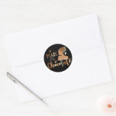 Gemaakt met zwarte chocolade vrouw van het meisje ronde sticker (Envelop)