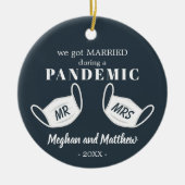 GEMAAKT tijdens een pandemisch kerstmasker Keramisch Ornament (Voorkant)