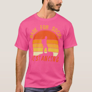 Gemaakt voor sociale vervorming buitenshuis kamper t-shirt