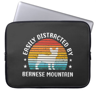 Gemakkelijk afgeleid door Bernese Mountain dog, Be Laptop Sleeve
