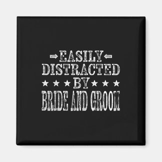 Gemakkelijk afgeleid door bruid en bruidegom bruil magneet