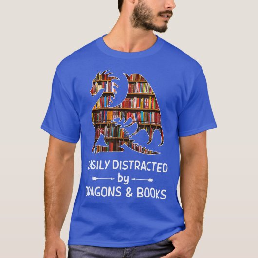 gemakkelijk afgeleid door Dragon en Boeken nerds T-shirt (Voorkant)