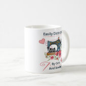 Gemakkelijk Afgeleid Door Katten En Naaimachine Li Koffiemok (Voorkant rechts)