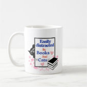 Gemakkelijk afgeleid door Mok van boeken en katten (Links)