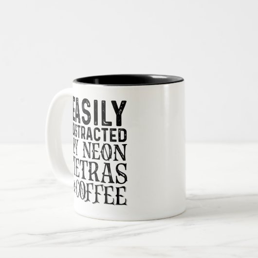 Gemakkelijk afgeleid door neon tetra's en koffie tweekleurige koffiemok (Voorkant links)