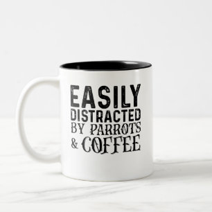 Gemakkelijk Afgeleid Door Papegaaien En Koffie Tweekleurige Koffiemok
