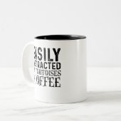Gemakkelijk afgeleid door schildpadden en koffie tweekleurige koffiemok (Voorkant links)