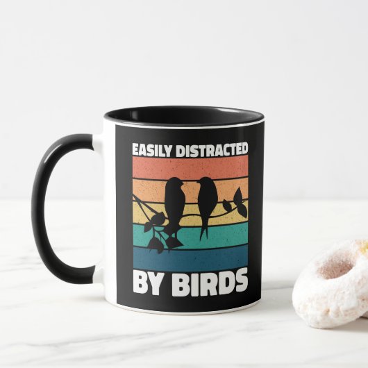Gemakkelijk Afgeleid Door Vogels Schattige Vogel E Mok (Met donut)