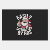 Gemakkelijk afgeleid door zijn grappige kerstfeest inpakpapier vel (Voorkant)