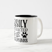 Gemakkelijk verstoord door Dobermanns Tweekleurige Koffiemok (Voorkant rechts)