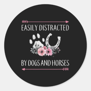 Gemakkelijk verstoord door honden en paarden ronde sticker