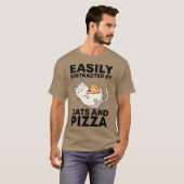 Gemakkelijk verstoord door katten en Pizza Kawaii T-shirt (Voorkant volledig)