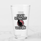 Gemakkelijk verstoord door katten en wijn glas (Voorkant)