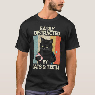 Gemakkelijk verstoord door katten & Tandtanden-tan T-shirt
