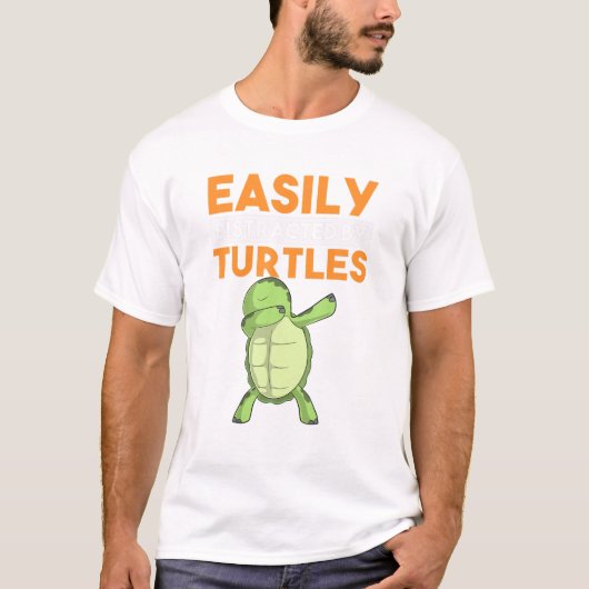 Gemakkelijk verstoord door schildpadden die Dab Da T-shirt (Voorkant)