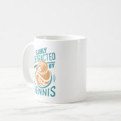 Gemakkelijk verstoord door tenis koffiemok (Voorkant links)