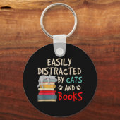 Gemakkelijk Vervormd door Katten en Boeken | Funny Sleutelhanger (Voorkant)