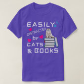 Gemakkelijk Vervormd door Katten en BoekenKat Boek T-shirt (Design voorkant)