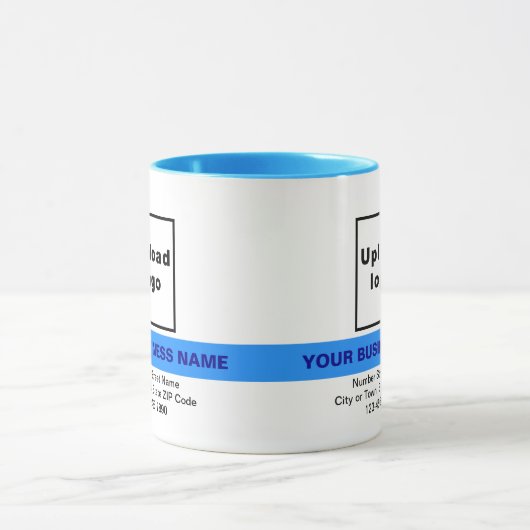 Gemarkeerde bedrijfsnaam op lichtblauwe combo-Mok Mok (Midden)