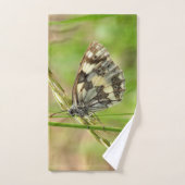 Gemarmerde witte vlinder op gras handdoek (Handdoek)