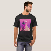 Gemaskerd Arabisch in een Vaporwave Desert Retrowa T-shirt (Voorkant volledig)